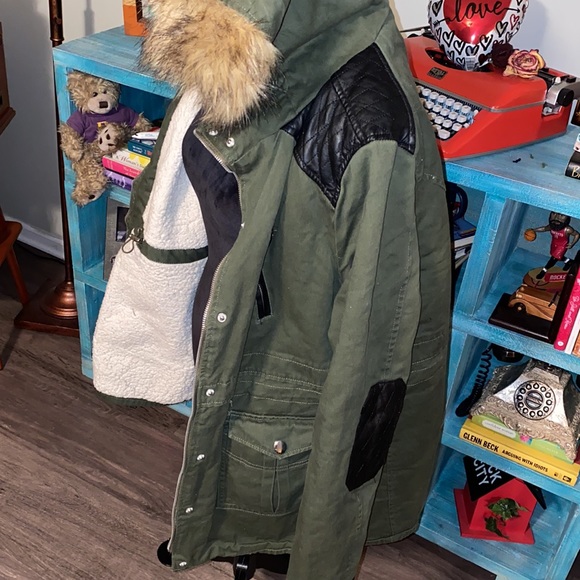 Utility Coat - Picture 4 of 7